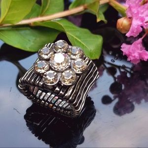 🆕Vintage Style Rhinestone Flower Stretch Ring